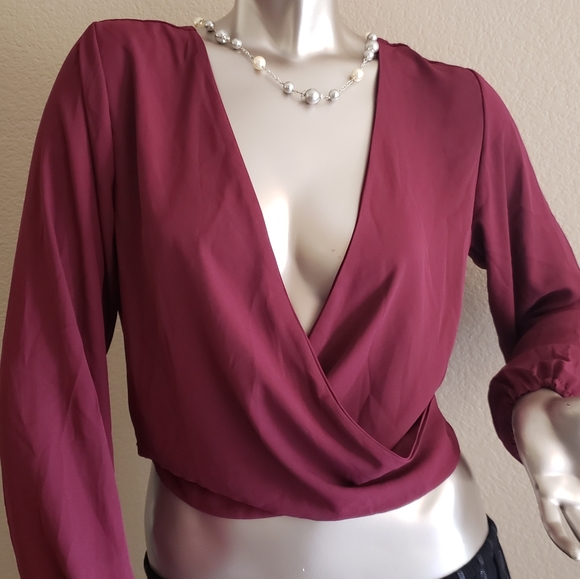 ? Tops - Tie V-back Wrap Crop Top size M Burgundy